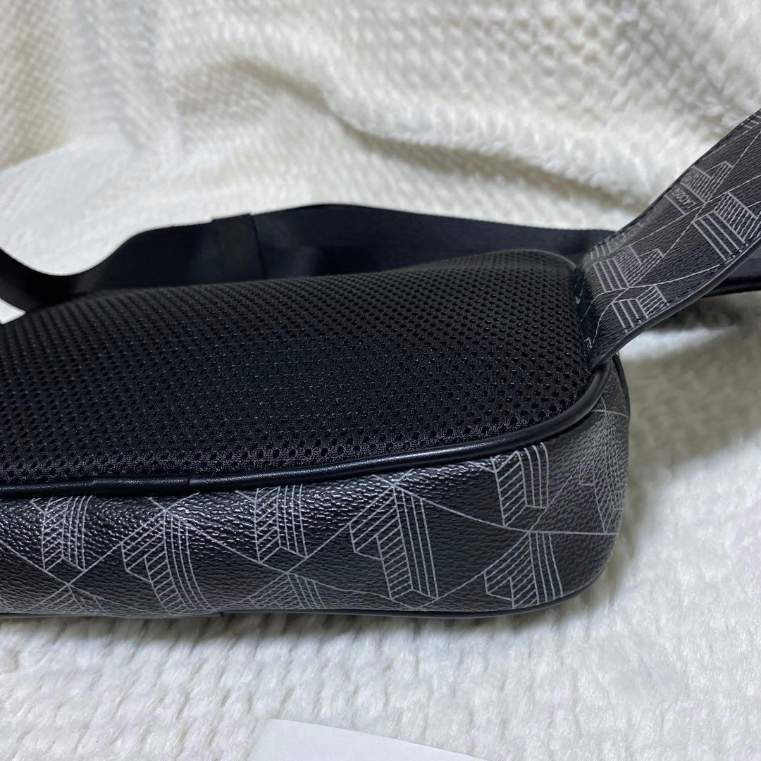 極美品】LACOSTE ラコステ モノグラム総柄 ボディバッグ ショルダーバッグ