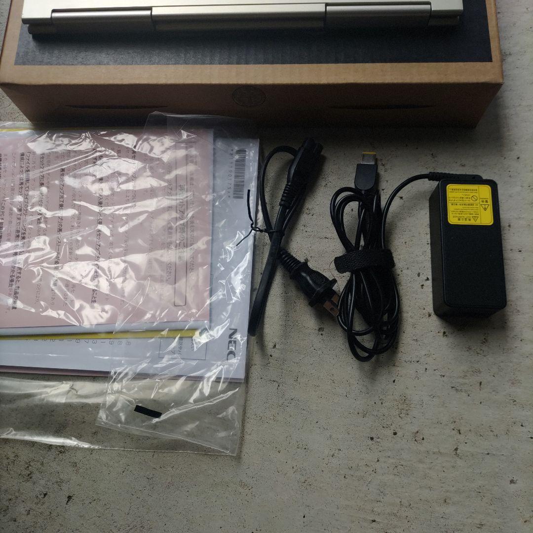 2in1モデル　NEC LAVIE Hybrid Zero　箱取説付属品全て有り