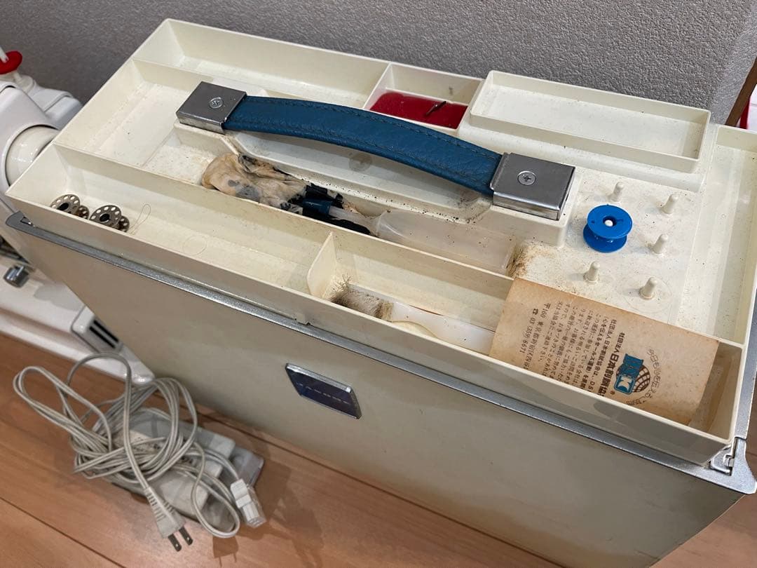 ジャノメ　モデル813 刺繍　ミシン