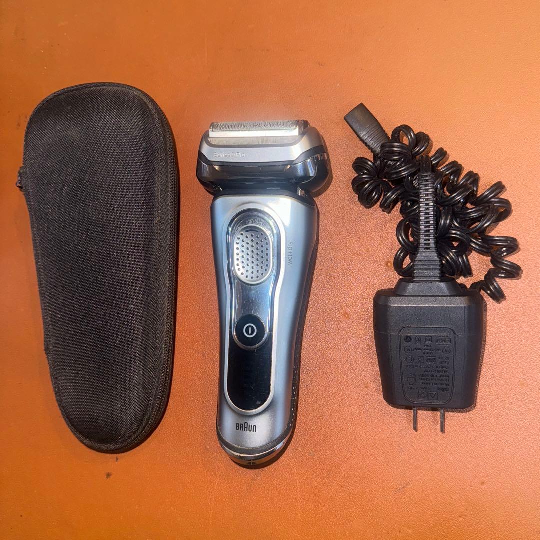 ブラウン　メンズ電気シェーバー　4枚刃　シリーズ9 wet&dry✨