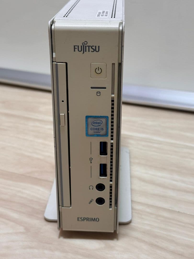 Fujitsu ESPRIMO スリムデスクトップPC Q556/M