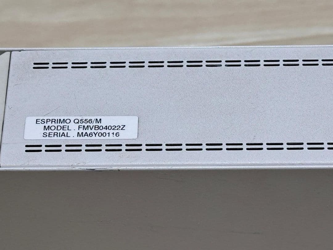 Fujitsu ESPRIMO スリムデスクトップPC Q556/M