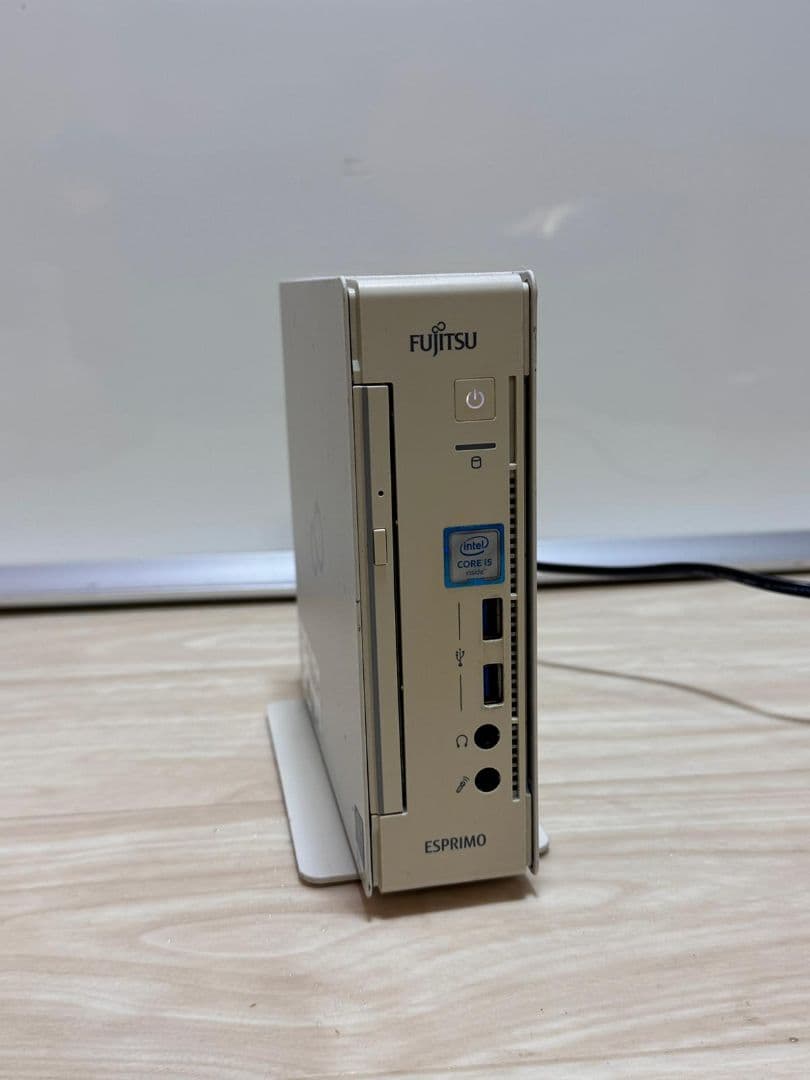 Fujitsu ESPRIMO スリムデスクトップPC Q556/M