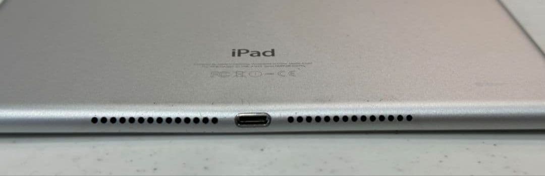 Apple iPad AirZ Wi-Fi+celluarタブレット64GB