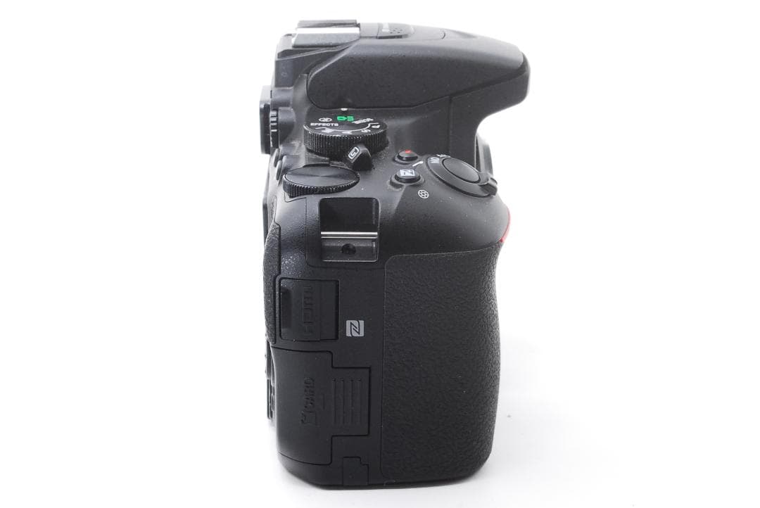 Nikon D5600 Wi-Fi搭載 望遠レンズセット VR付