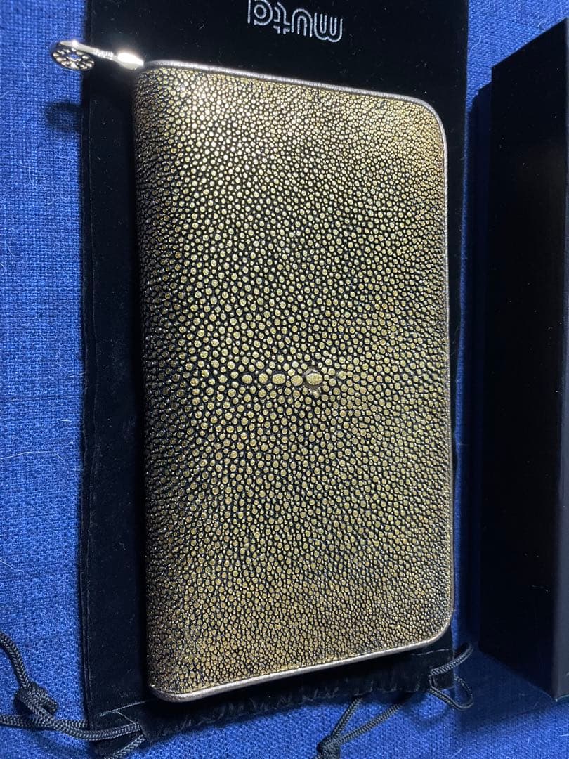 ムータマリン　長財布　金色