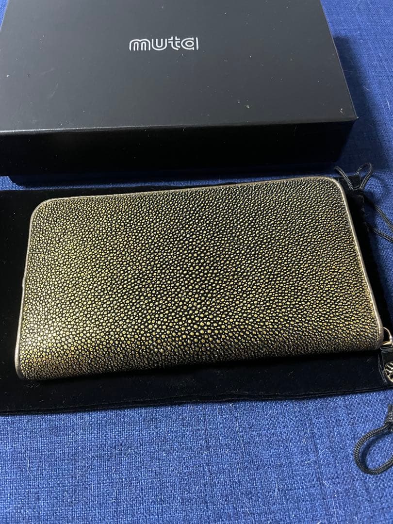 ムータマリン　長財布　金色