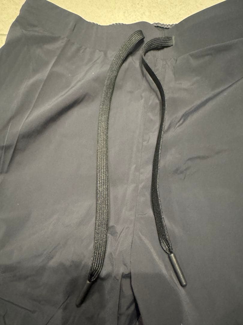 新品未使用タグ付きOn オン　ランニングパンツXS（日本サイズS）