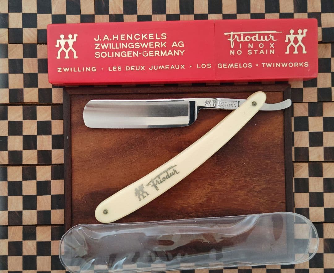 【新品未使用】西洋レザー　Henckels Fididur　　　#472　1/2