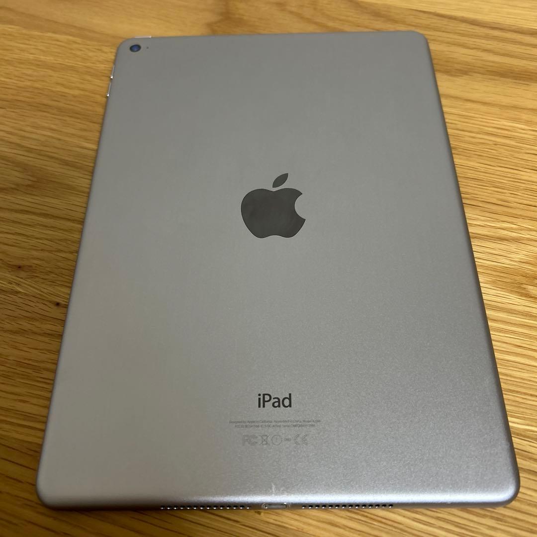 Apple iPad シルバー 本体　iPad Air2 128GB