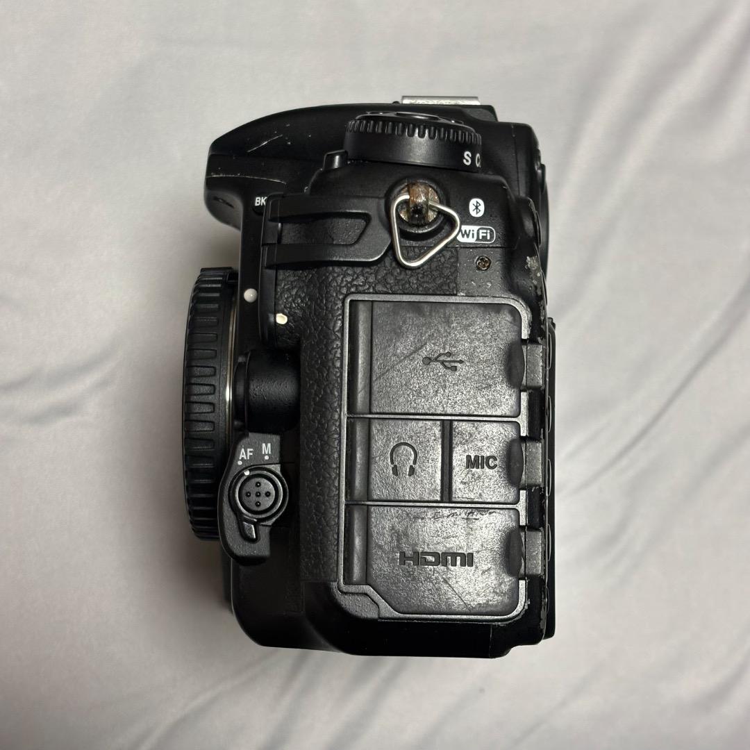 Nikon D500 + MB-D17 （バッテリー２個）