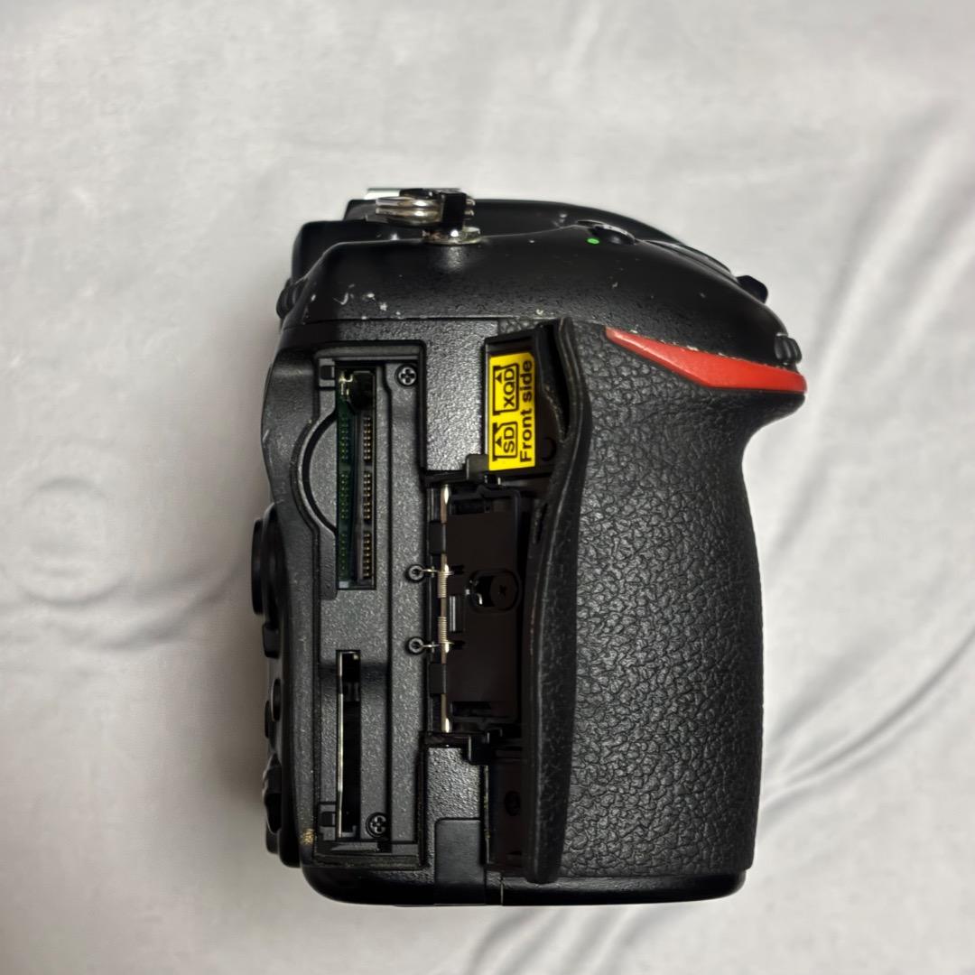 Nikon D500 + MB-D17 （バッテリー２個）