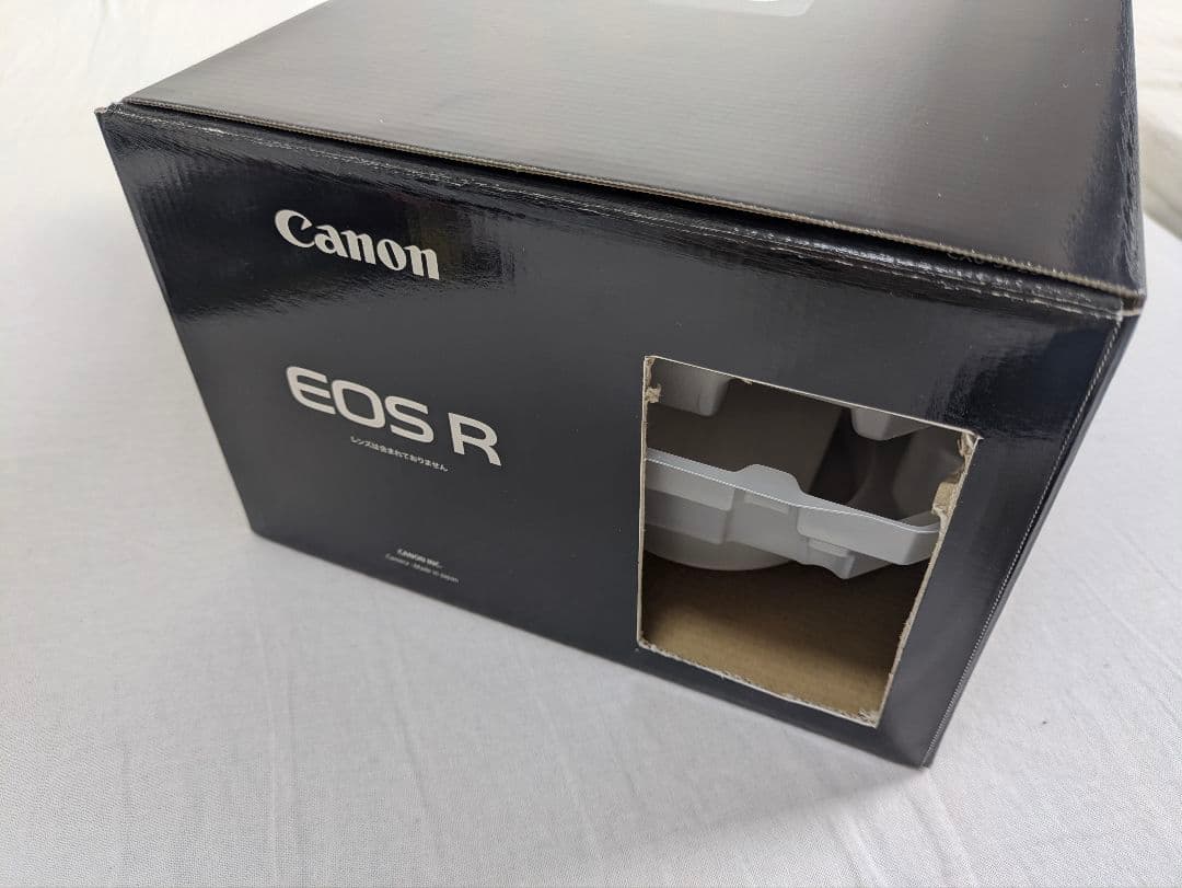 美品　Canon EOS R ミラーレスカメラ 本体　防湿庫保管　付属品多数