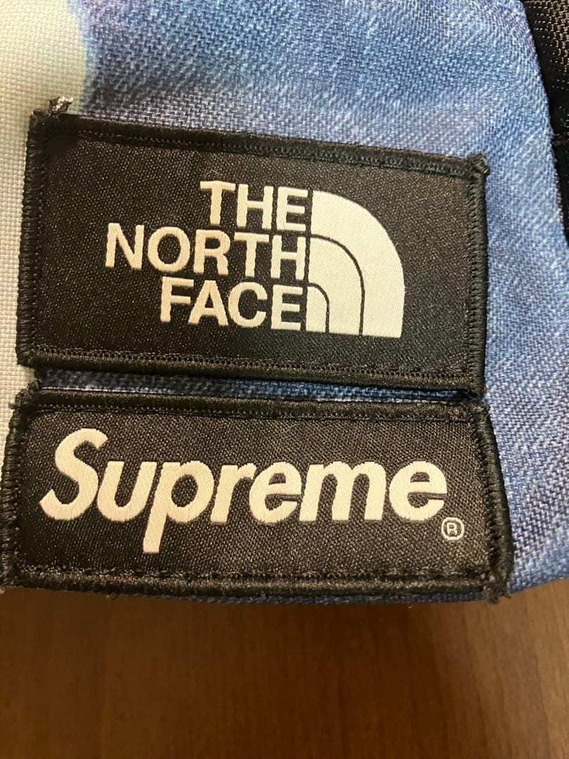 THE NORTH FACE × Supreme ボディバッグ