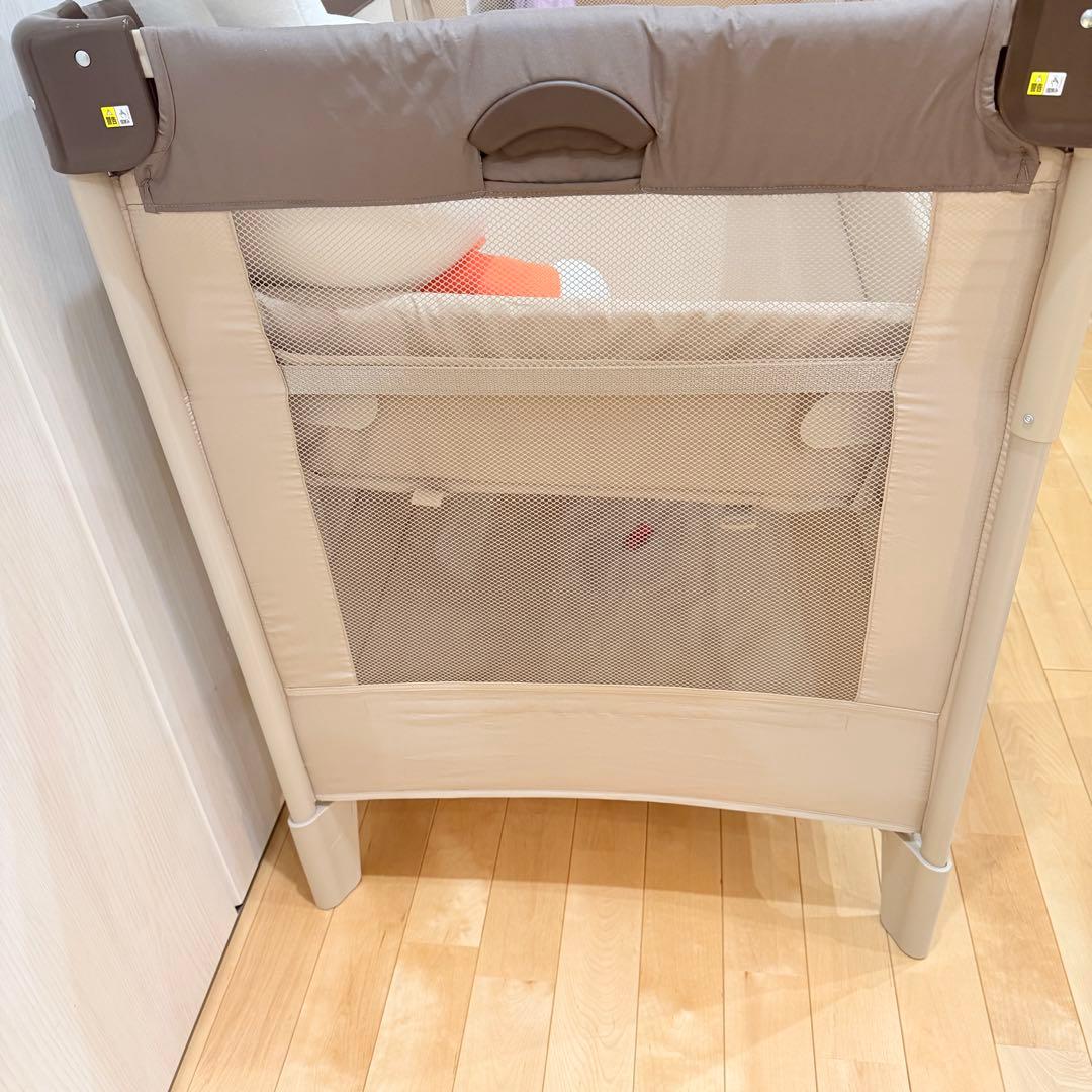 【美品】アップリカ ココネルエアー　ベビーベッド