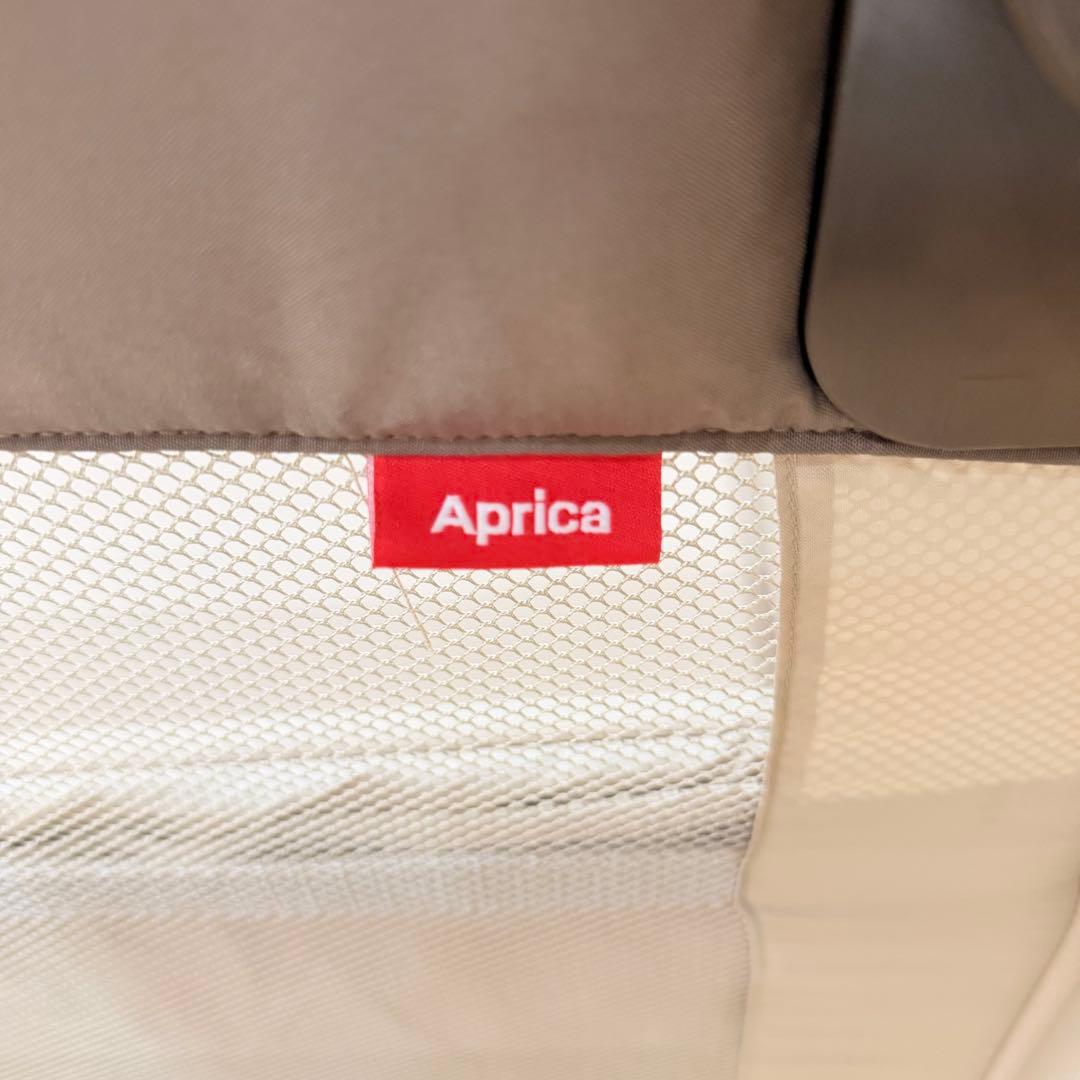 【美品】アップリカ ココネルエアー　ベビーベッド