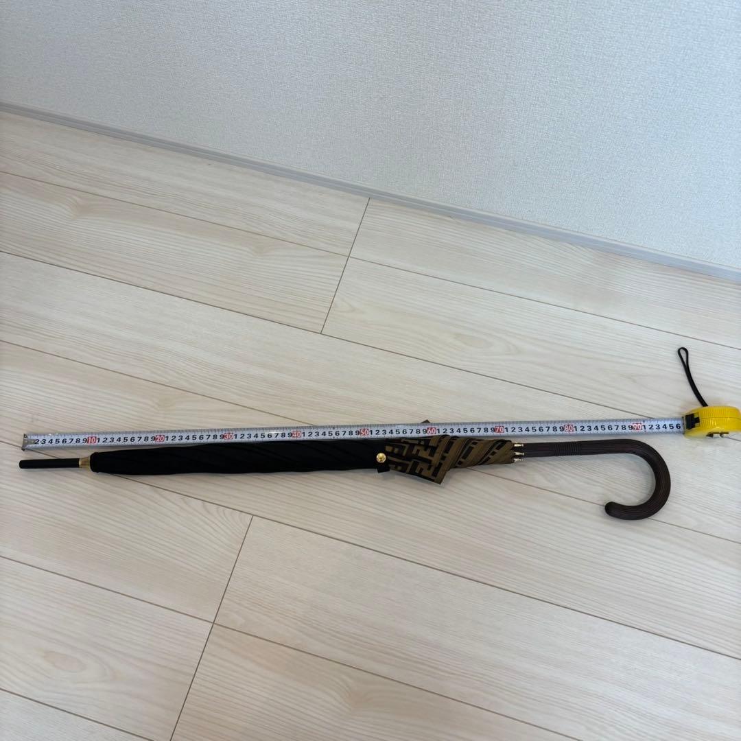 ⭐️正規品　FENDI　フェンディ　長傘　雨傘　FF ズッカ柄　木製　イタリア製