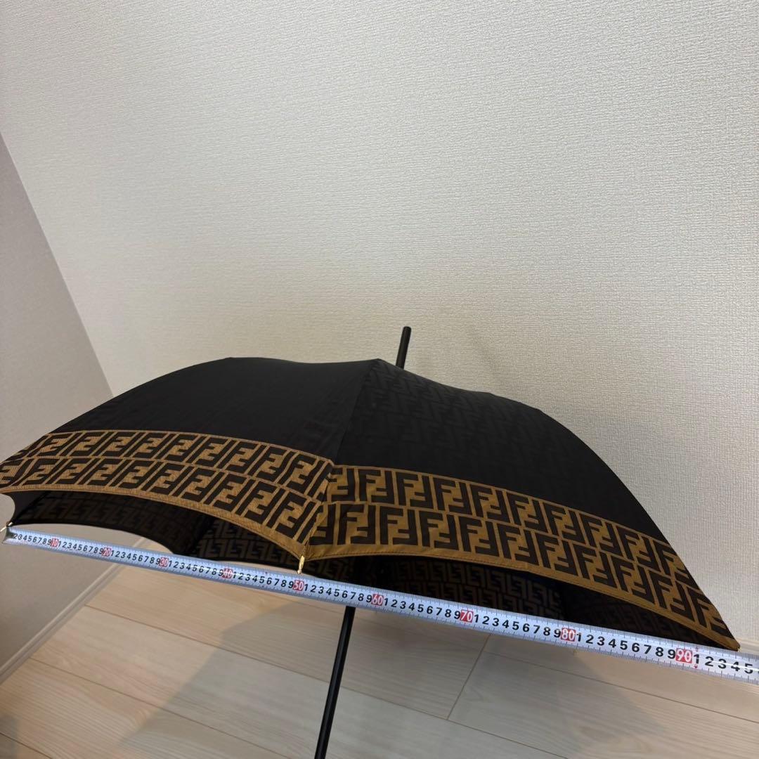 ⭐️正規品　FENDI　フェンディ　長傘　雨傘　FF ズッカ柄　木製　イタリア製