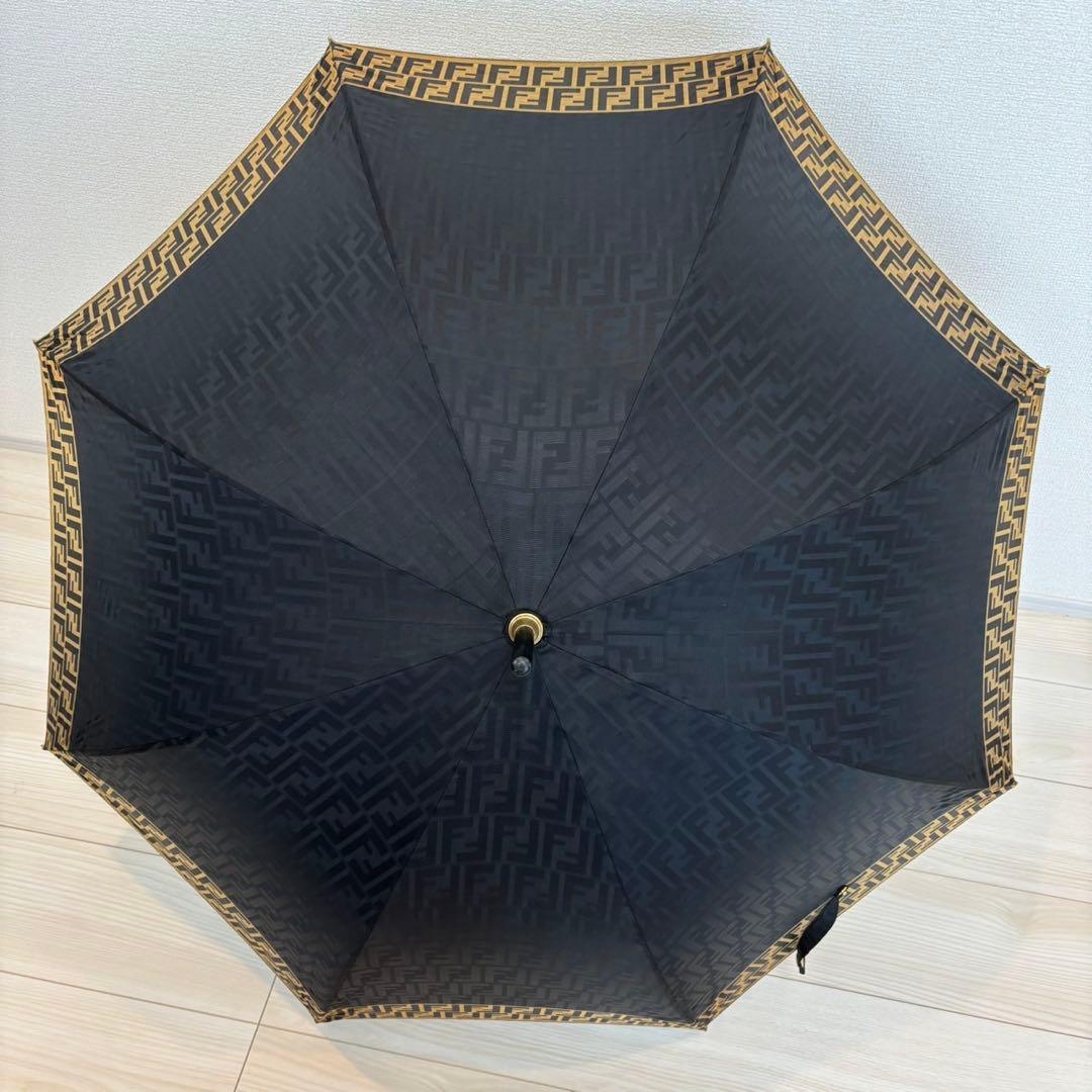 ⭐️正規品　FENDI　フェンディ　長傘　雨傘　FF ズッカ柄　木製　イタリア製
