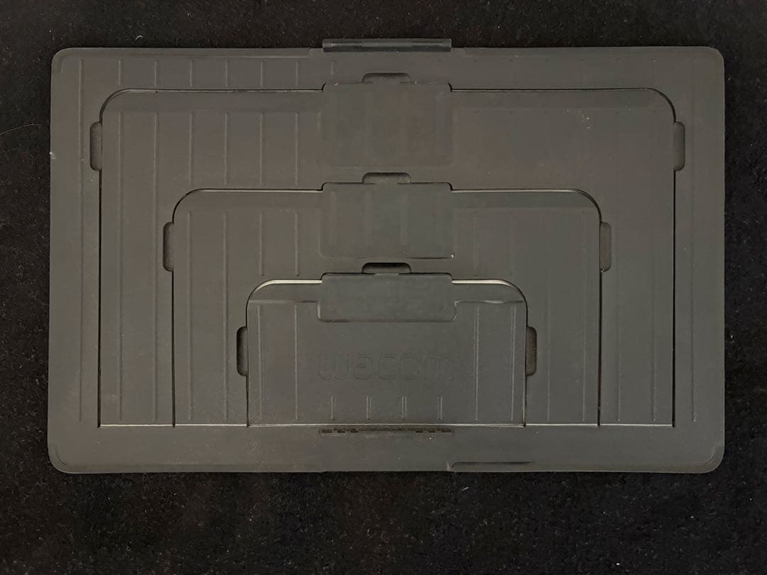 液タブ・ペンタブ WACOM Cintiq 13HD DTK-1300/K0