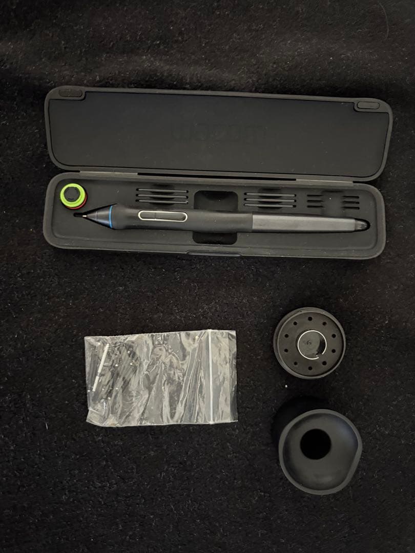 液タブ・ペンタブ WACOM Cintiq 13HD DTK-1300/K0