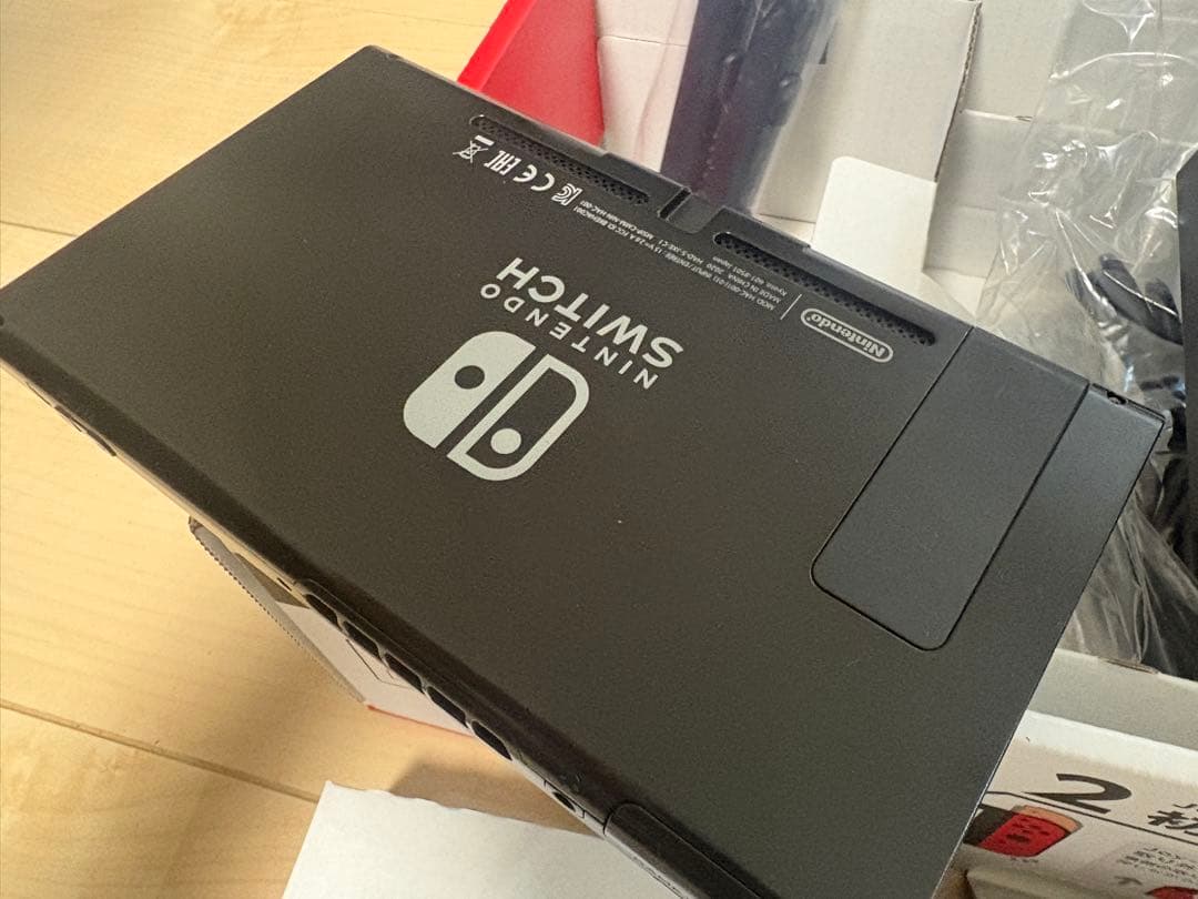 Nintendo Switch 本体 赤/青 Joy-Con付き