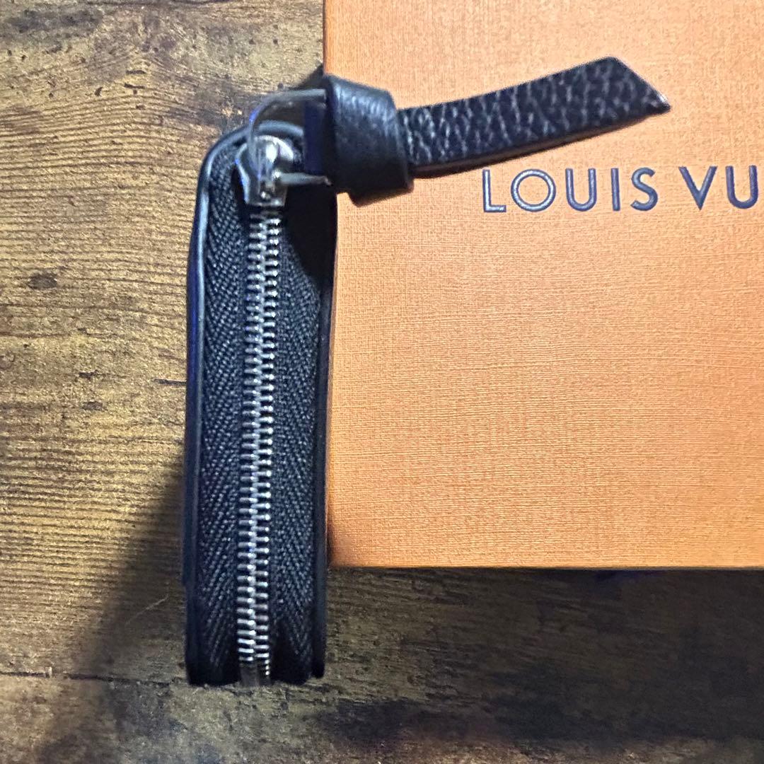 ルイヴィトン　美品　ロックミー　ジッピーパース LOUIS VUITTON