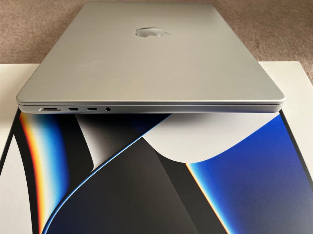 Apple MacBook Pro 14インチ　シルバー 本体