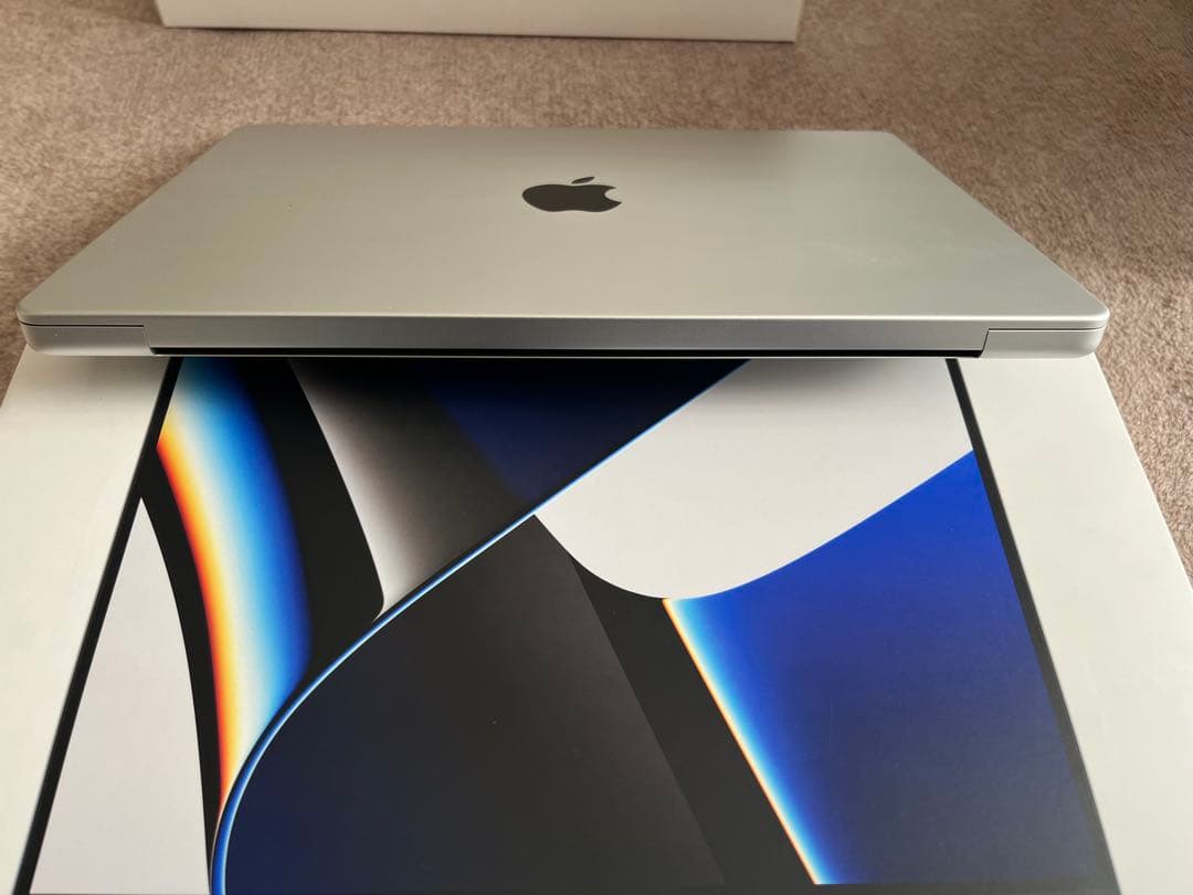 Apple MacBook Pro 14インチ　シルバー 本体