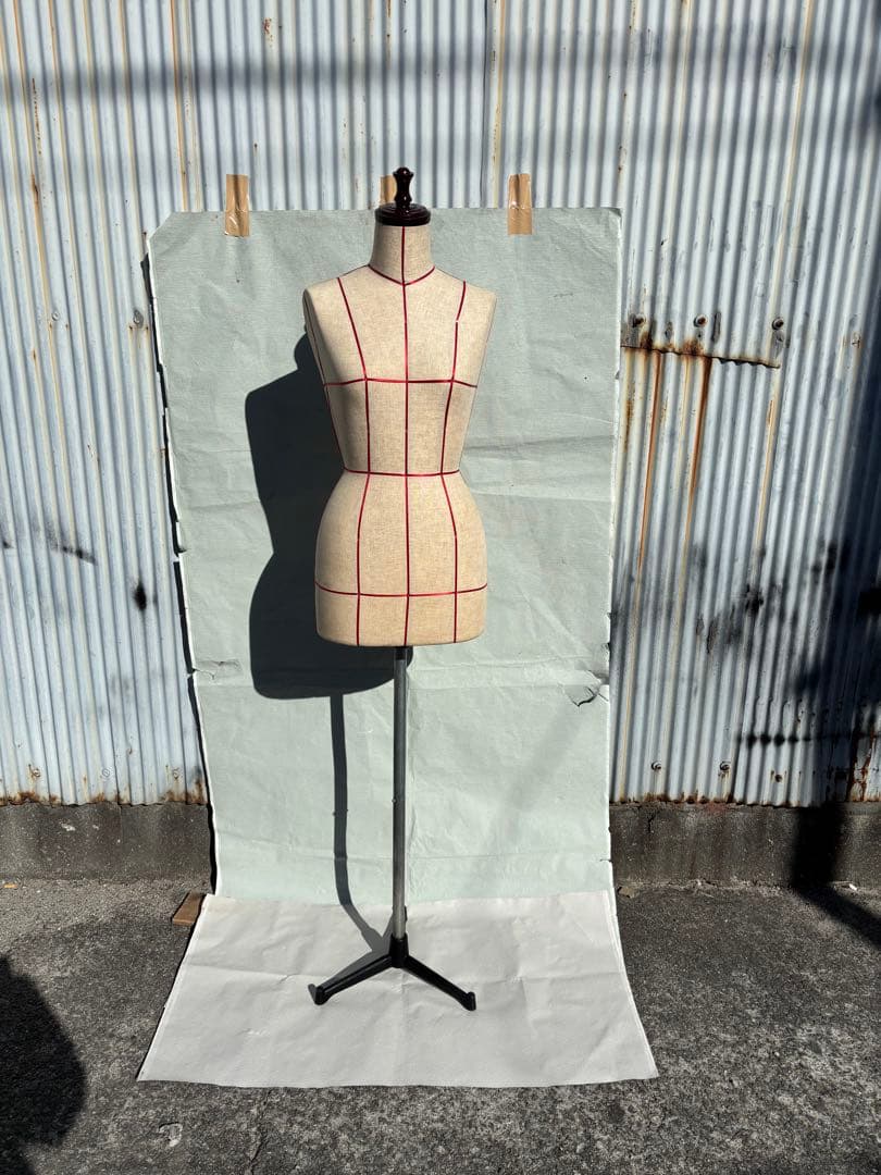 ボディーライン入り　トルソー　マネキン　洋装ソーイング布製スタンド付き針打てます