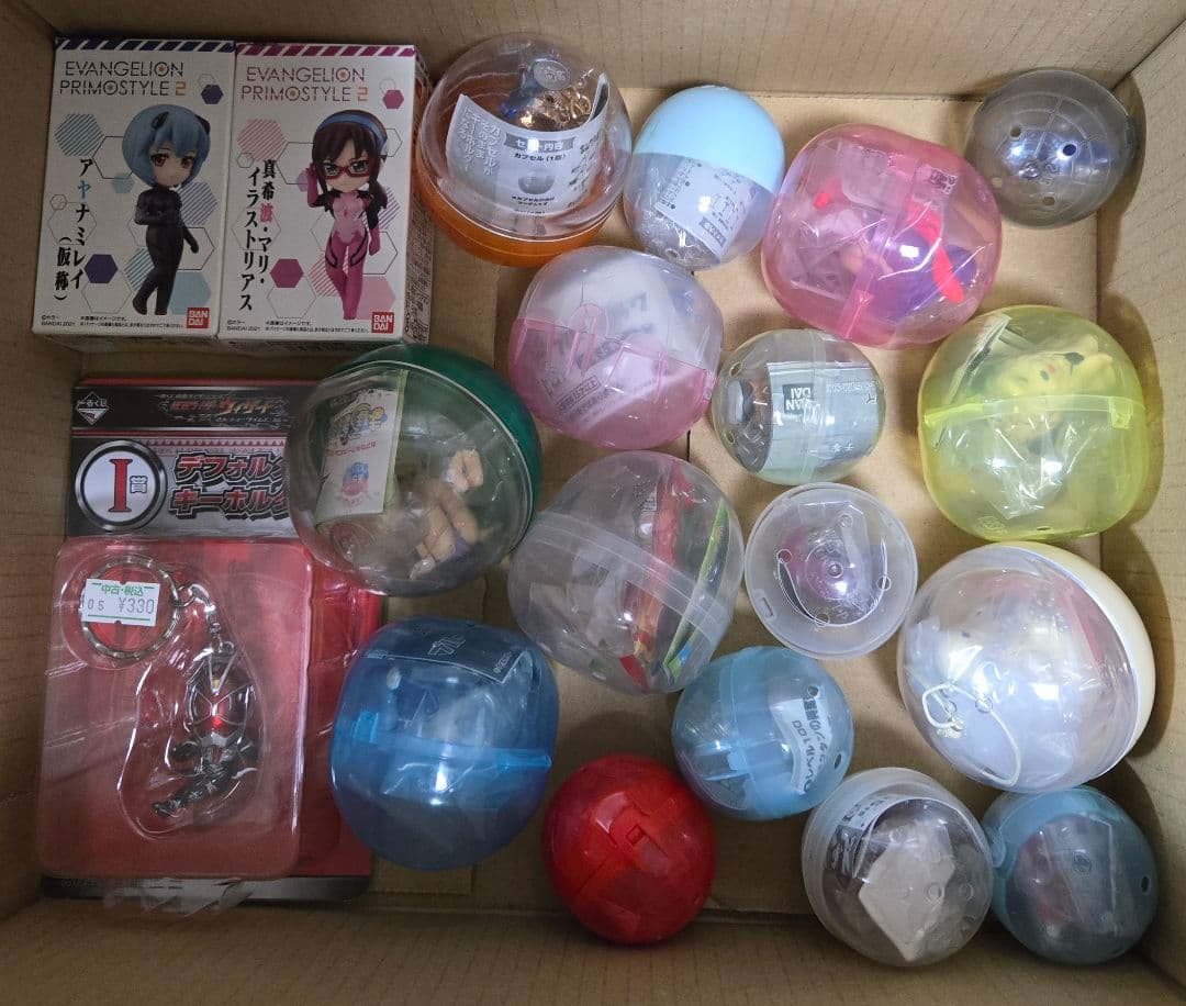 大量まとめ売り フィギュア ガチャガチャ フィギュアストラップなど 190個