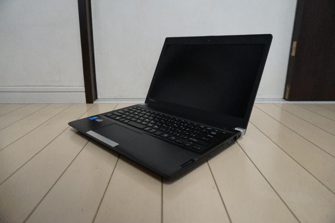 東芝 dynabook R73/PB