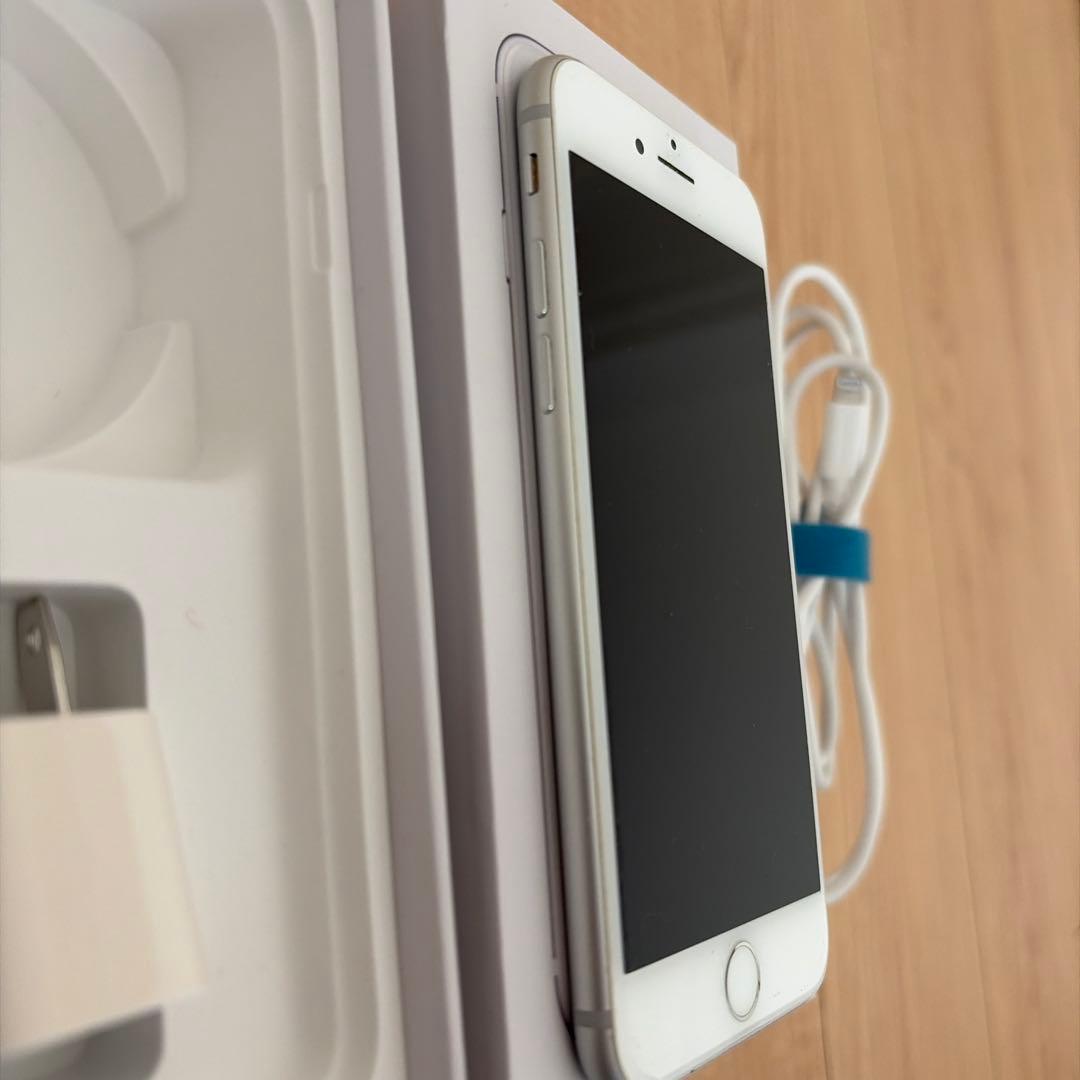 iPhone 8 64GB シルバー　箱有り