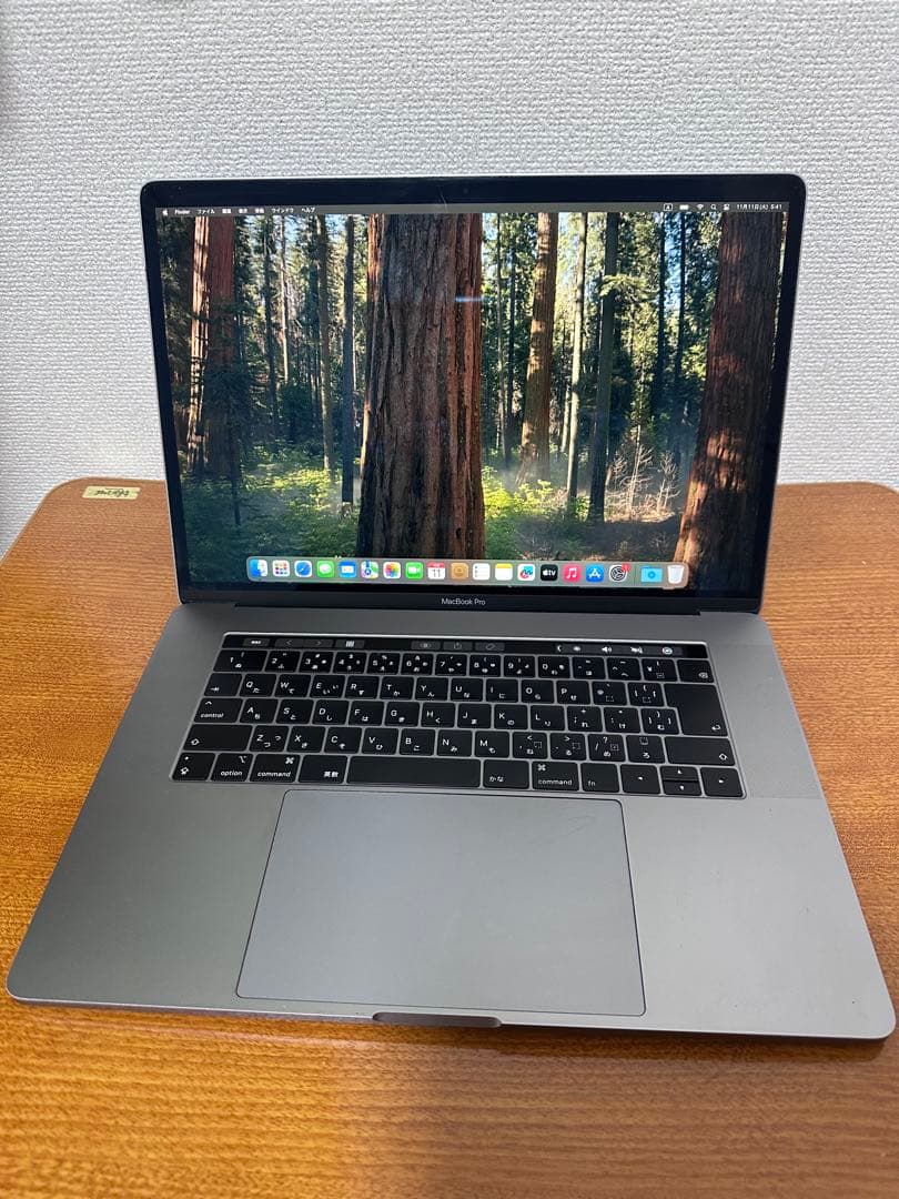 Macbook Pro 15インチ 2018 i9 256GB