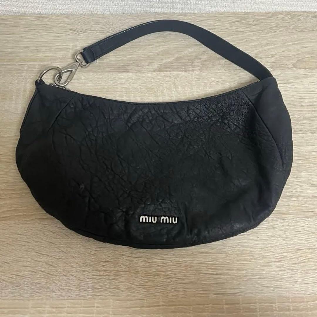 正規品　MIU MIU (ミュウミュウ)ブラック レザーショルダーバッグ　肩掛け