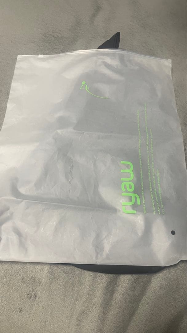 ryaw ブラック メッセンジャーバッグ