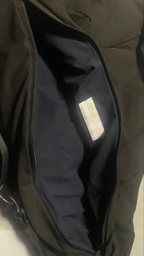 ryaw ブラック メッセンジャーバッグ