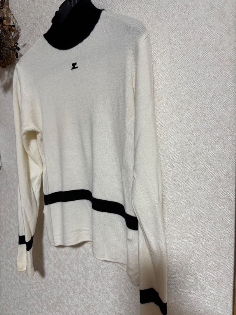 ☆courre'gesクレージュ☆ 薄手タートルネック ウールセーター