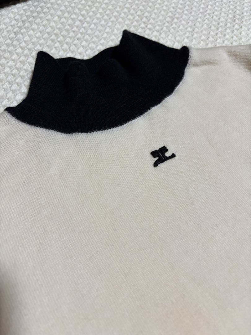 ☆courre'gesクレージュ☆ 薄手タートルネック ウールセーター