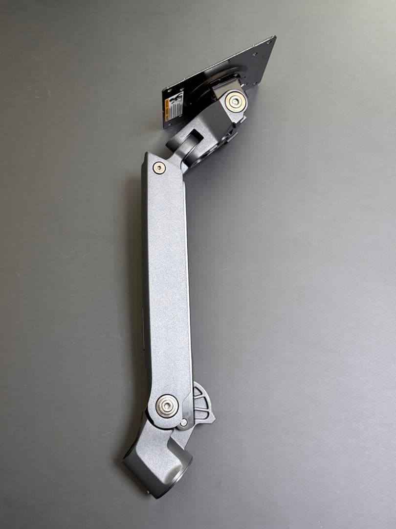 ERGOTRON LX 長身ポール モニターアーム（デスク保護プレート付き）