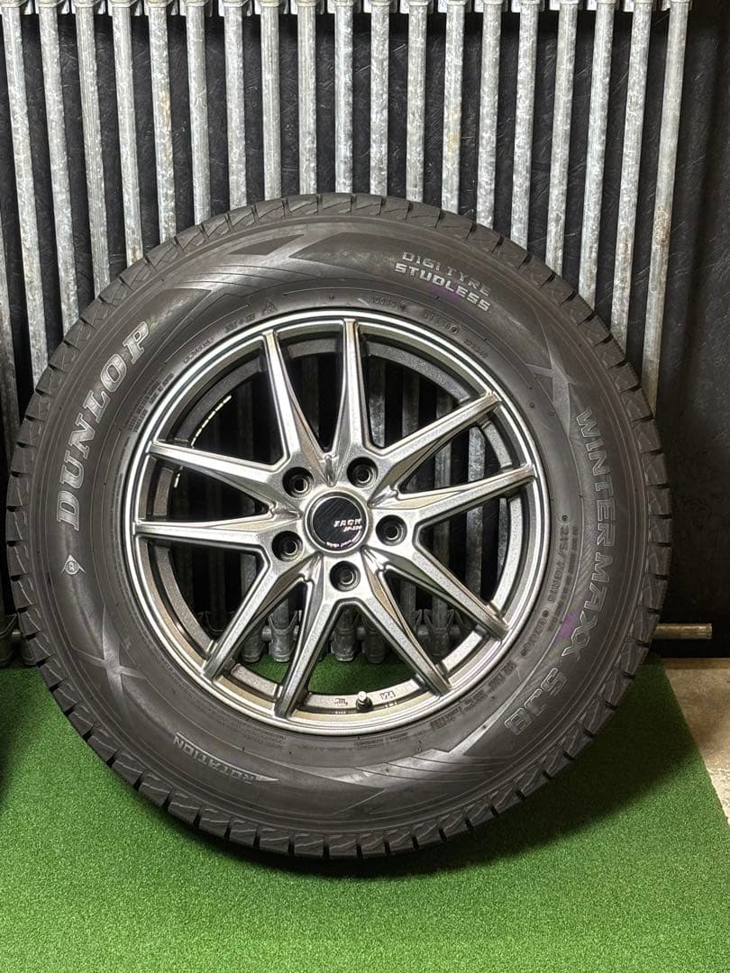 バリ溝‼️ダンロップSJ8 215/70R16スタットレスタイヤホイール4本