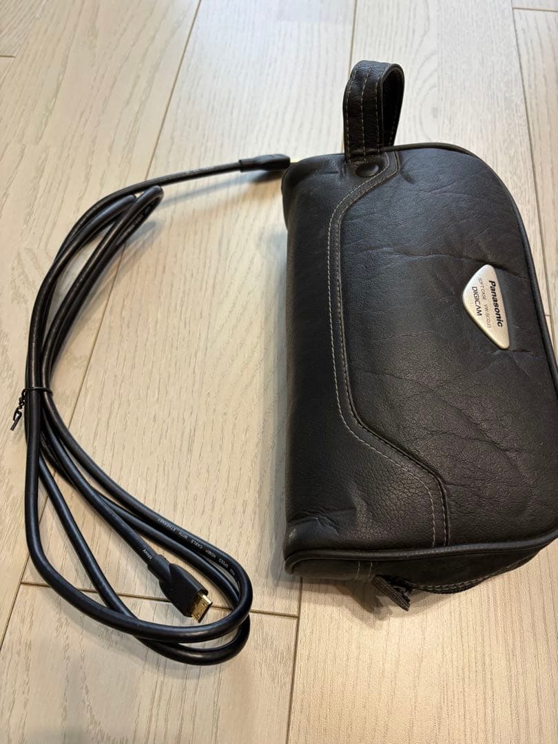 Panasonic hdc-tm350　ビデオカメラ 可動式液晶