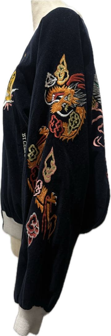 ネイビー刺繍スカジャン