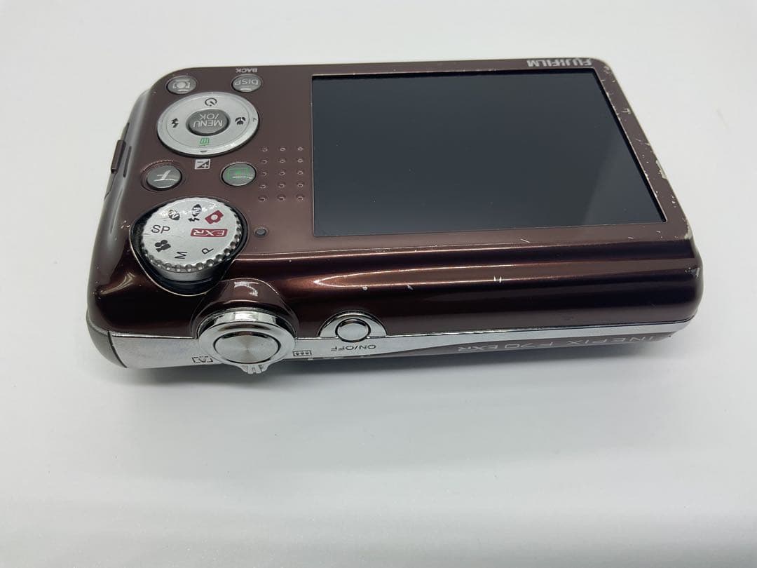 FUJIFILM FINEPIX F70EXR　デジタルカメラ