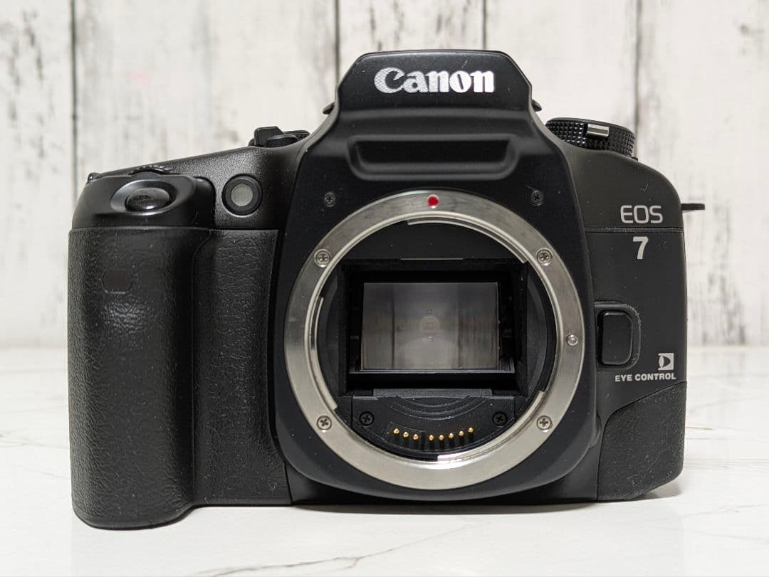【タンパクボーイ】Canon　EOS 7