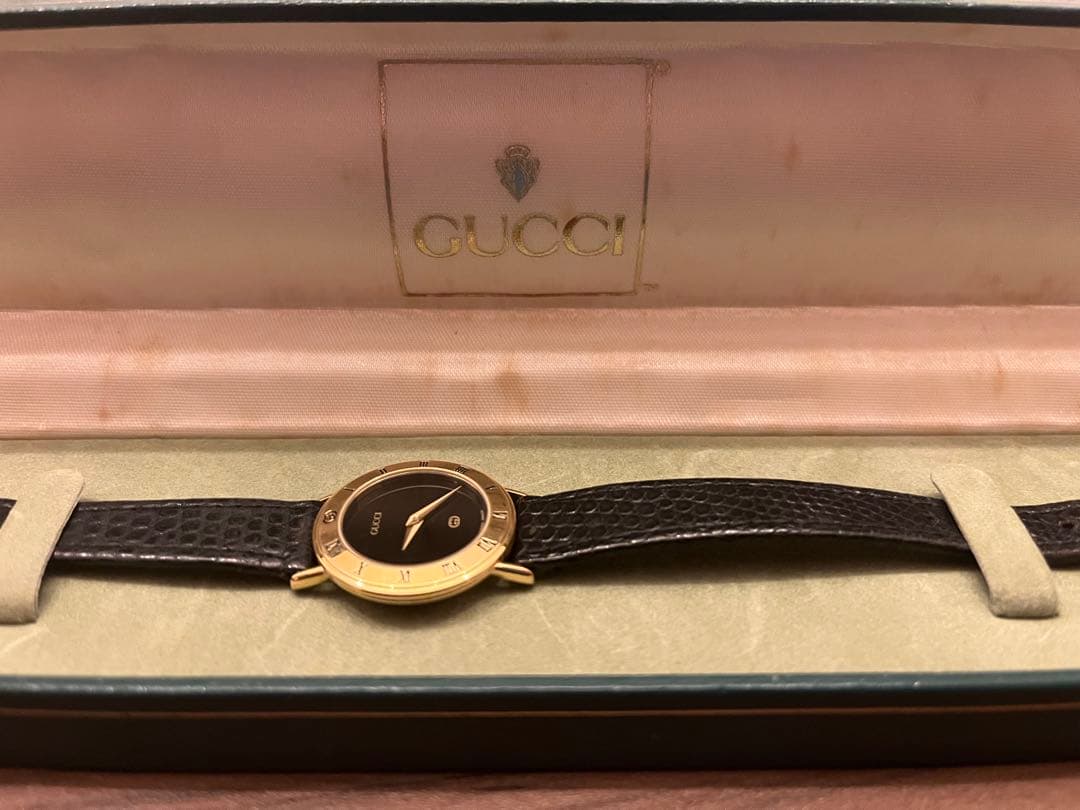 GUCCI アナログ時計 黒レザー