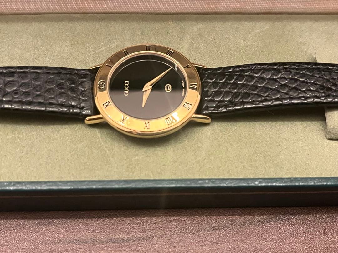 GUCCI アナログ時計 黒レザー