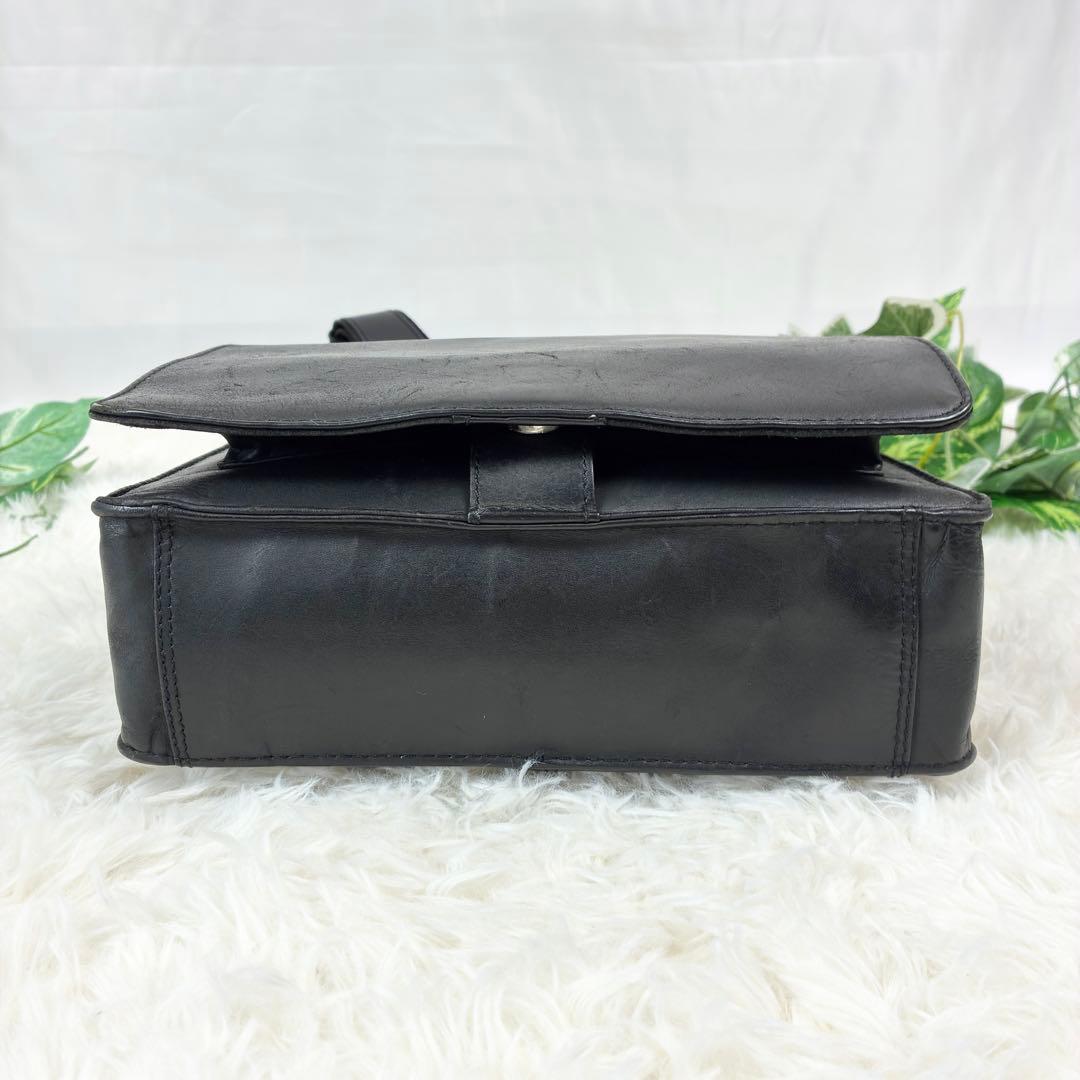 ヴィスコンティ 本革 メッセンジャーバッグ　ショルダーバッグ　A4可　ブラック