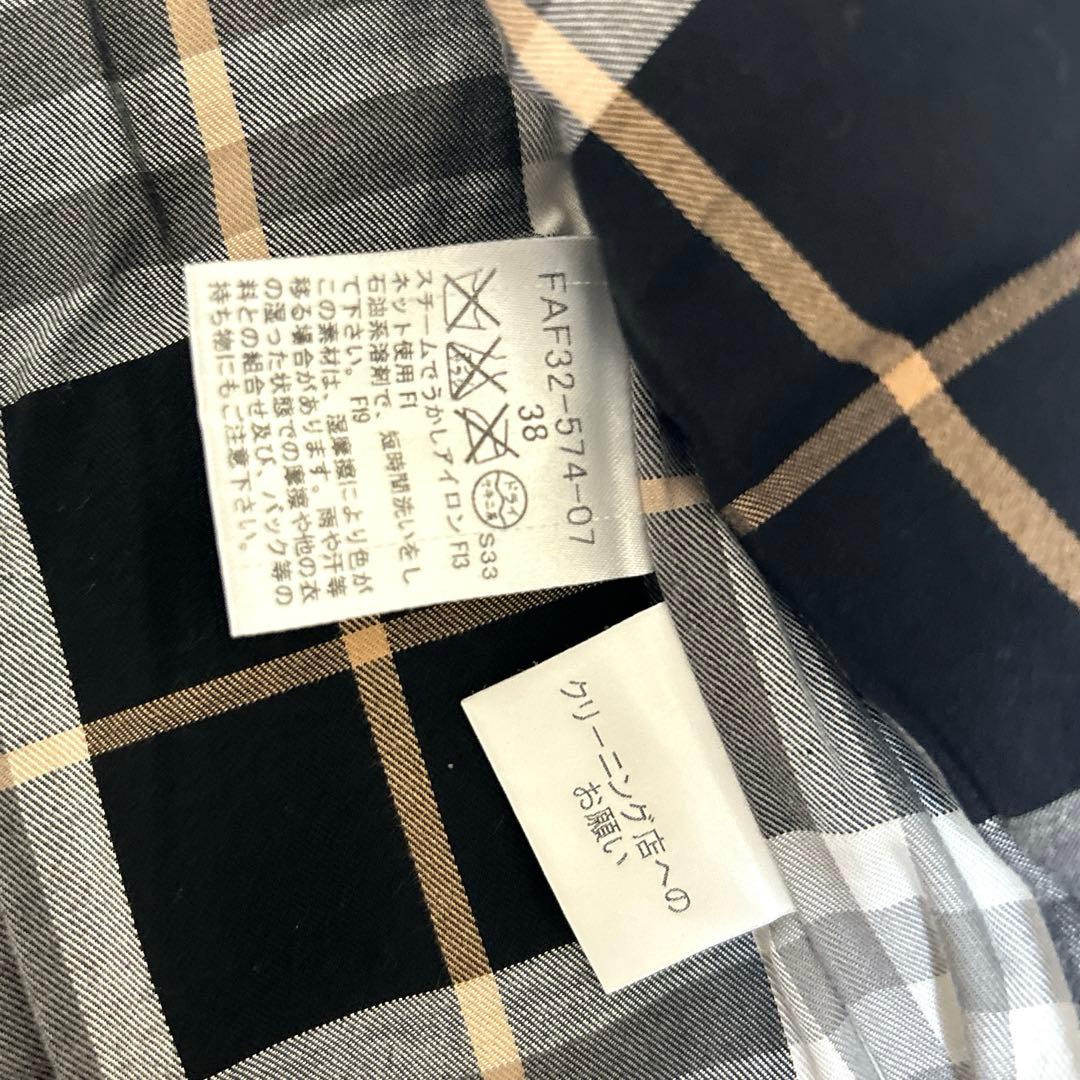 ✨美品✨　BURBERRY ダウンベスト フード ノバチェック ロゴ　刺繡　38