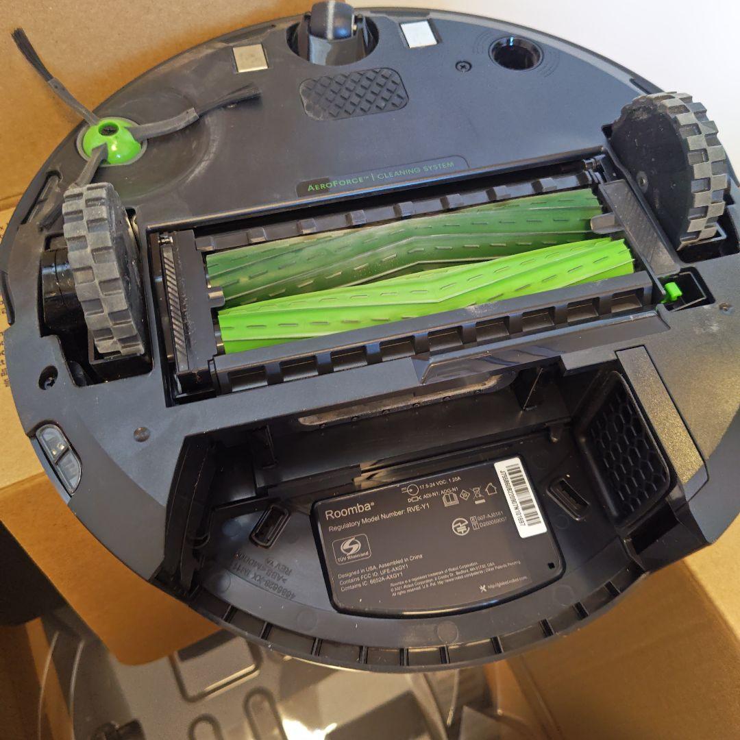 iRobot Roomba j7+ 本体